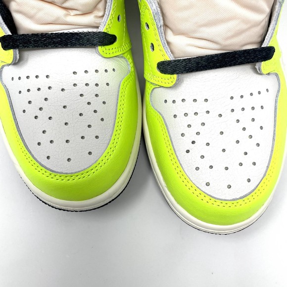 Air Jordan 1 Retro High‎ OG-Visionaire-Size 11-555088 702 main image 4